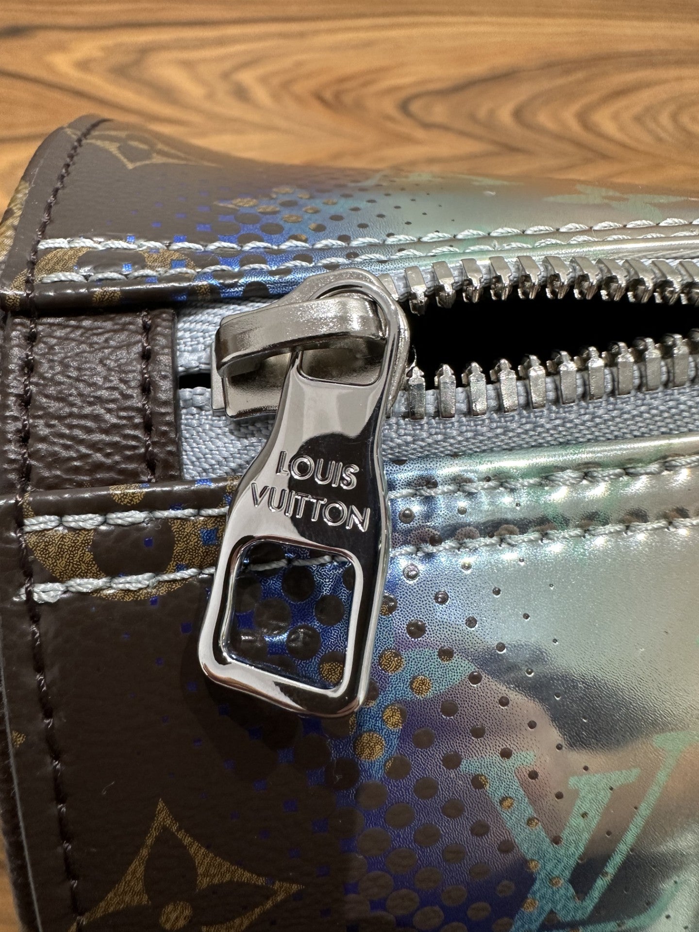 Louis Vuitton - Keepall Bandouliere 50 Metallic Nebula