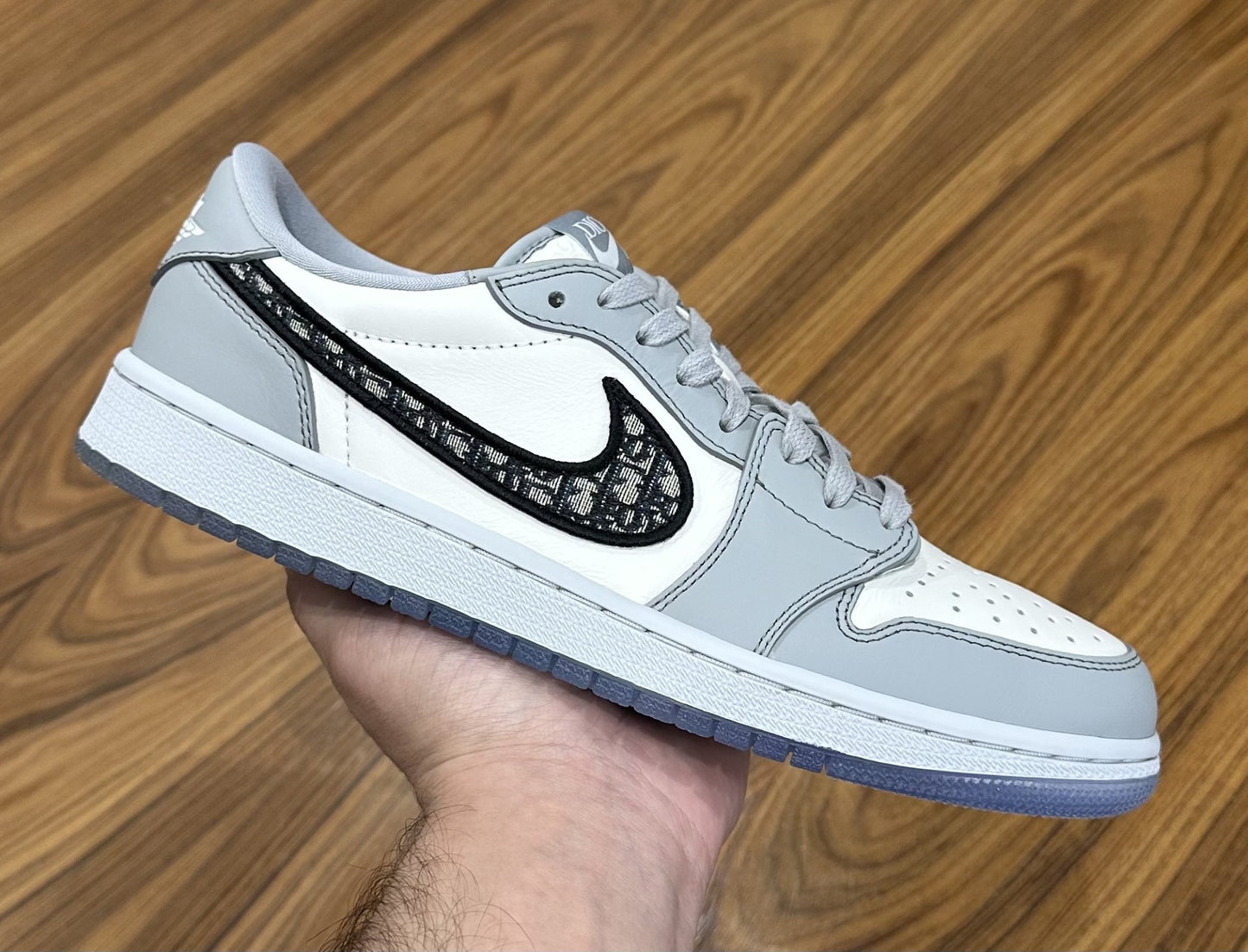 Jordan 1 Retro Low x Dior