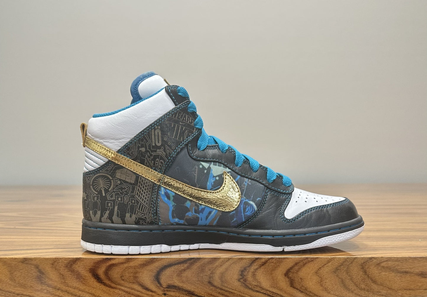 Nike - Dunk High Dubai