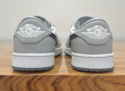Jordan 1 Retro Low x Dior